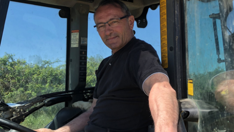 Le sénateur Henri Cabanel (RDSE) est aussi viticulteur dans l’Hérault. Il vient de déposer une proposition de loi visant à prévenir le suicide chez les agriculteurs. © DR Le sénateur Henri Cabanel (RDSE) est aussi viticulteur dans l’Hérault. Il vient de déposer une proposition de loi visant à prévenir le suicide chez les agriculteurs. © DR